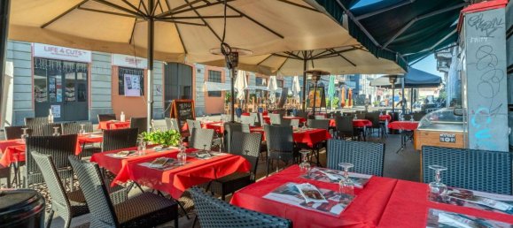 3 rooms Commercial property in Milan, Italy No. 246447 3