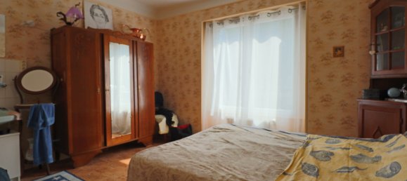 4 bedrooms House in Puy-de-Dome, France No. 324325 7