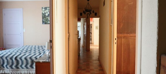 4 bedrooms House in Puy-de-Dome, France No. 324325 13