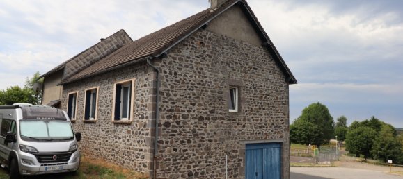 4 bedrooms House in Puy-de-Dome, France No. 324325 28