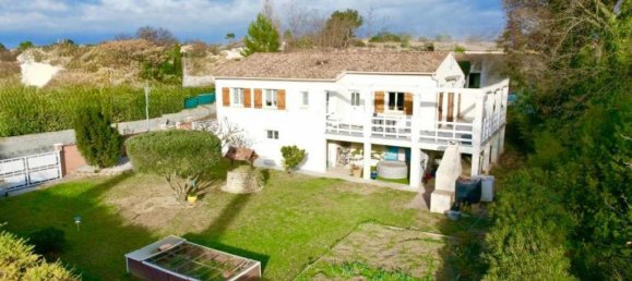 2 bedrooms House in Magalas, France No. 204004 2