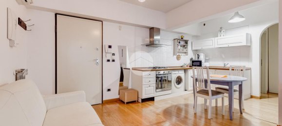 Studio à Rome, Italy No. 234120 9