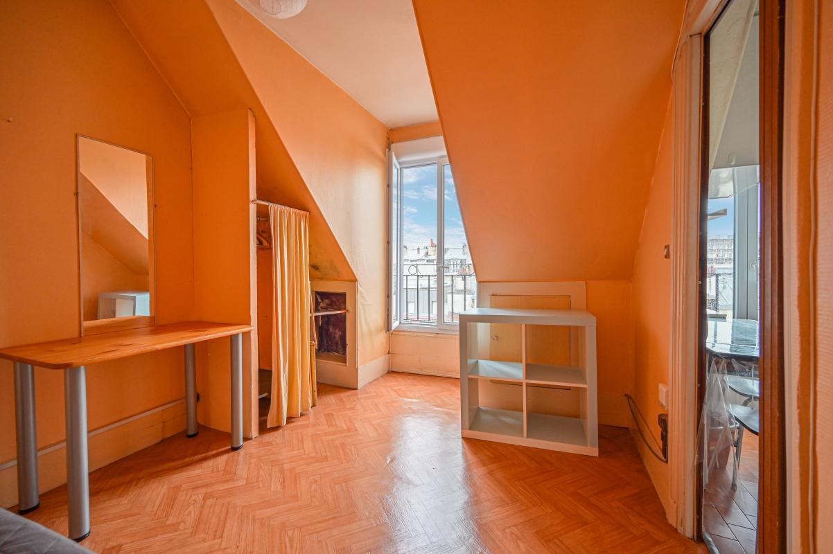 Studio in Paris, France No. 168300