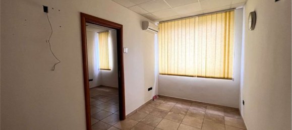 136m² Office in Brindisi, Italy No. 155707 3
