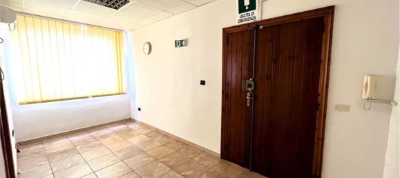 136m² Office in Brindisi, Italy No. 155707 2