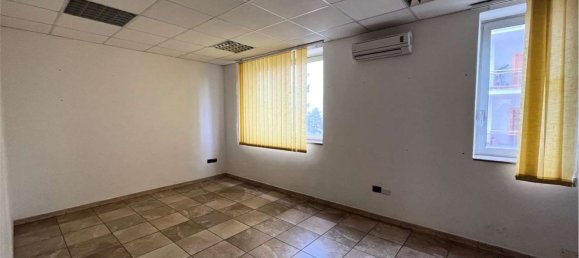 136m² Office in Brindisi, Italy No. 155707 8
