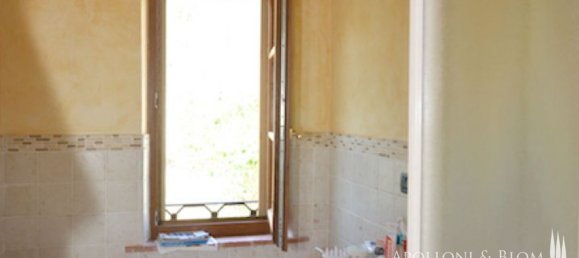 5 bedrooms House in Chiusi, Italy No. 52732 12