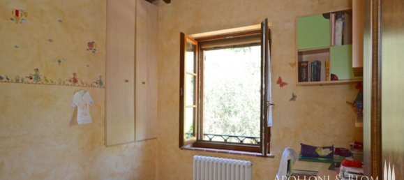 5 bedrooms House in Chiusi, Italy No. 52732 9