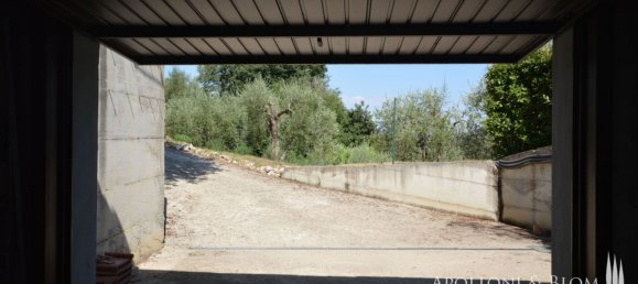 5 bedrooms House in Chiusi, Italy No. 52732 7