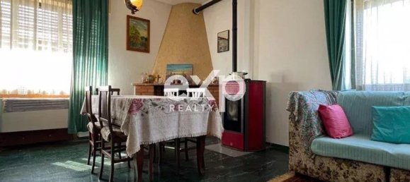 Casa de 12 divisões em Caerano di San Marco, Italy N.º 59017 2