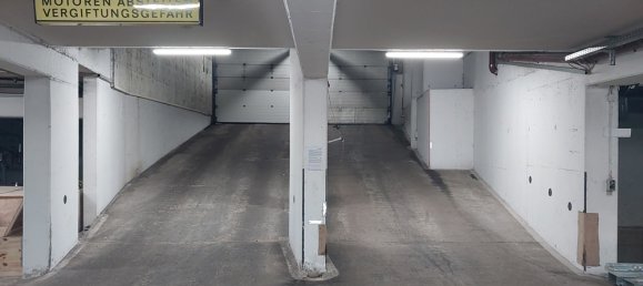 Parkplatz in Oldenburg, Germany, Nr. 127342 4
