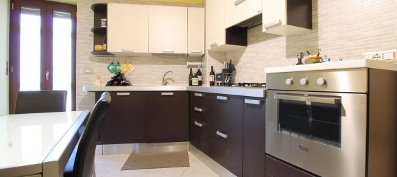 Квартира с 3 комнатами в Турин, Италия № 105395 22