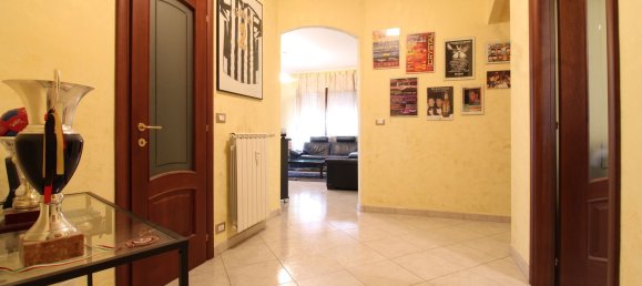 Квартира с 3 комнатами в Турин, Италия № 105395 8