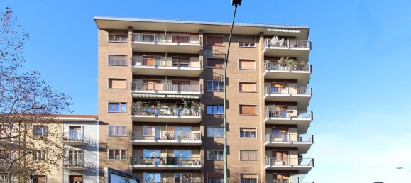 Квартира с 3 комнатами в Турин, Италия № 105395 3