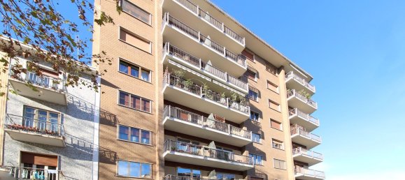 Квартира с 3 комнатами в Турин, Италия № 105395 4