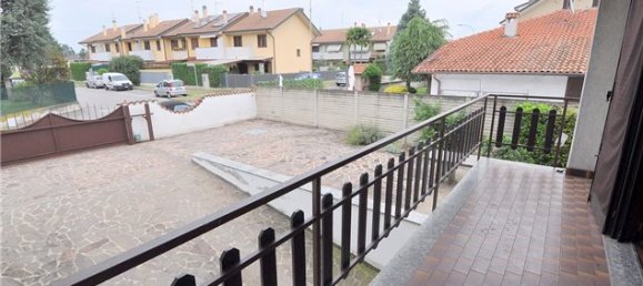 7 rooms Villa in Robecchetto con Induno, Italy No. 140937 17
