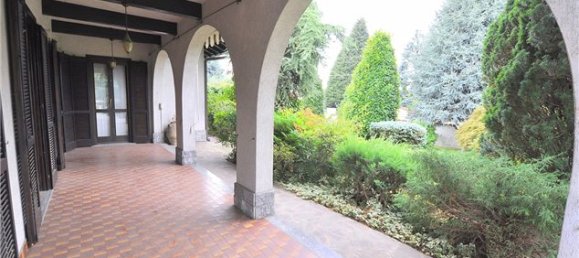 7 rooms Villa in Robecchetto con Induno, Italy No. 140937 25