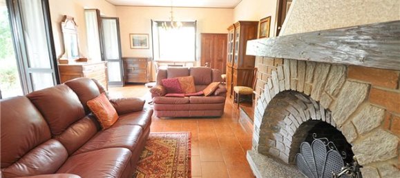 7 rooms Villa in Robecchetto con Induno, Italy No. 140937 8