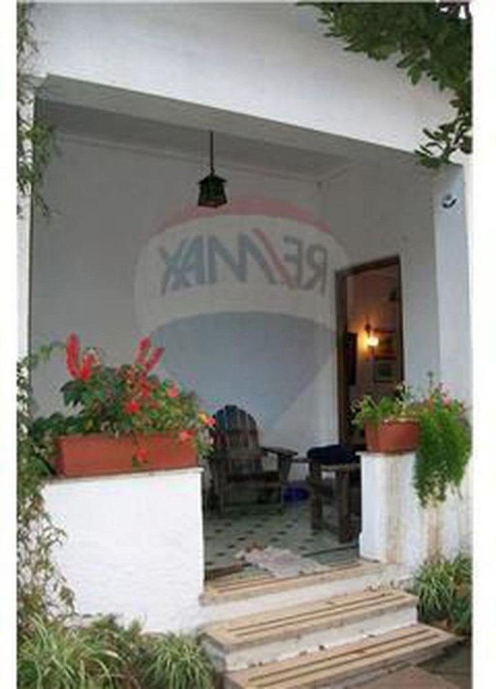 Дом с 5 спальнями в Висенте-Лопес, Аргентина № 20178