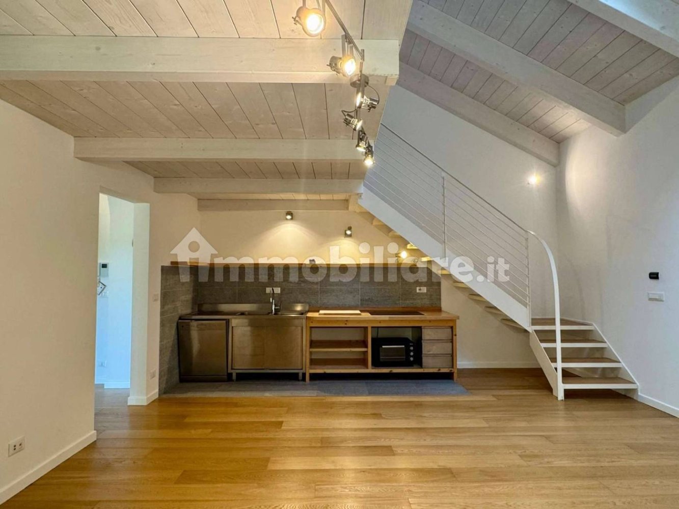 Квартира с 1 спальней в Турин, Италия № 296372