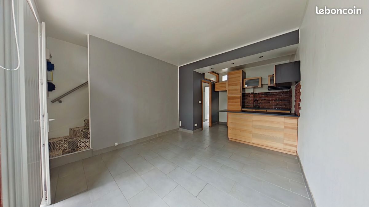 Дом с 2 спальнями в Тур, Франция № 220497