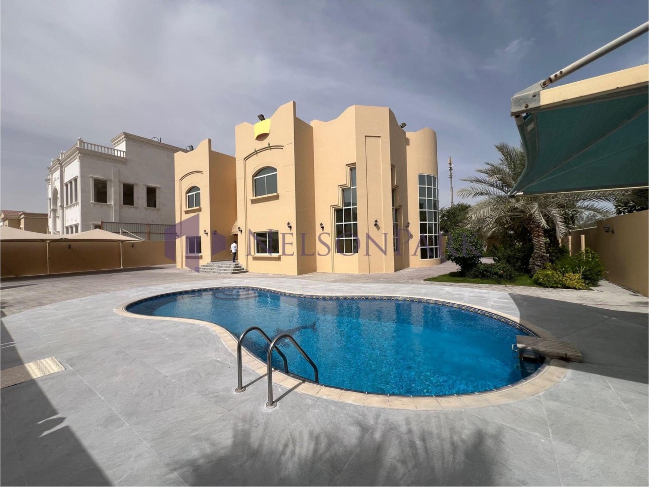 6 bedrooms Villa in Doha, Qatar No. 1695