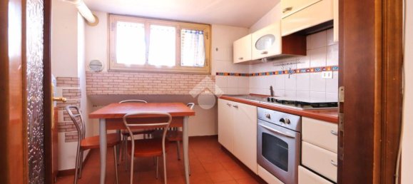 Apartamento de 4 divisões em L'Aquila, Italy N.º 15063 11