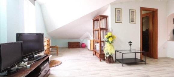 Apartamento de 4 divisões em L'Aquila, Italy N.º 15063 26