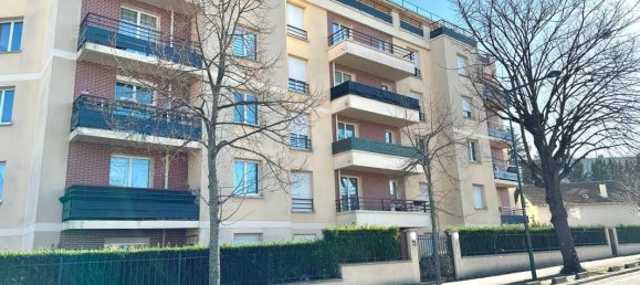 Apartamento de 3 dormitorios en Epinay-sur-Seine, France No. 127747 2