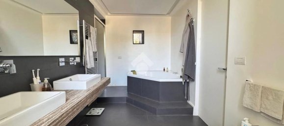 4 bedrooms Apartment in Naples, Italy No. 359246 27