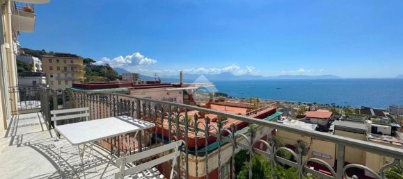 4 bedrooms Apartment in Naples, Italy No. 359246 20