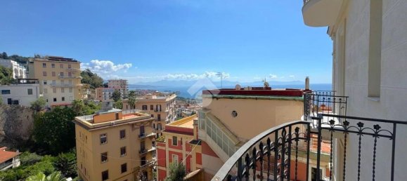 4 bedrooms Apartment in Naples, Italy No. 359246 25