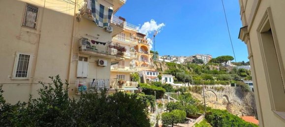 4 bedrooms Apartment in Naples, Italy No. 359246 32