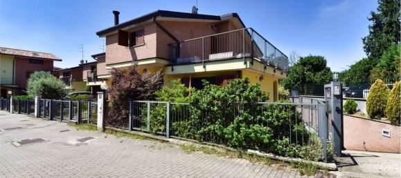 3 bedrooms House in Gerenzano, Italy No. 361261 30