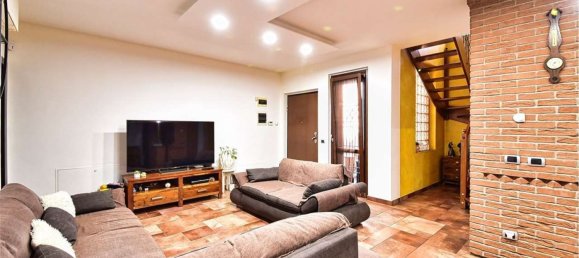 3 bedrooms House in Gerenzano, Italy No. 361261 12