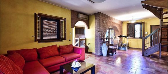 3 bedrooms House in Gerenzano, Italy No. 361261 22