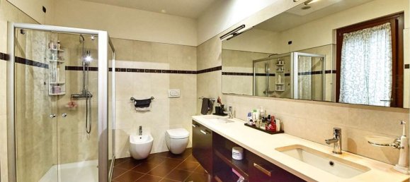 3 bedrooms House in Gerenzano, Italy No. 361261 16