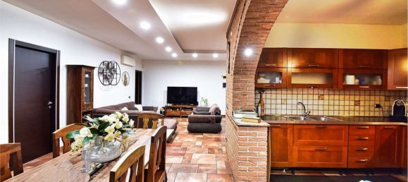 3 bedrooms House in Gerenzano, Italy No. 361261 7