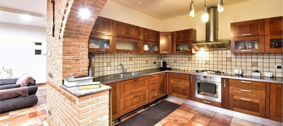 3 bedrooms House in Gerenzano, Italy No. 361261 8