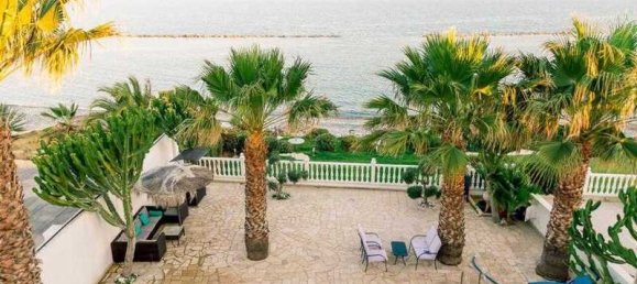 4 bedrooms House in Zygi, Cyprus No. 10703 2