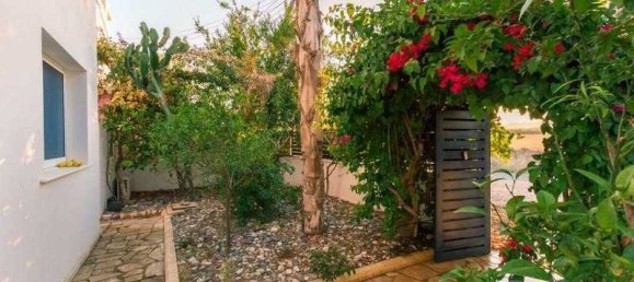 4 bedrooms House in Zygi, Cyprus No. 10703 4