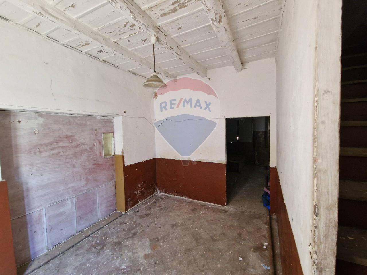 6 rooms House in Castelfidardo, Italy No. 4575