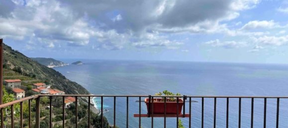 Дом с 2 комнатами в Специя, Италия № 106531 4