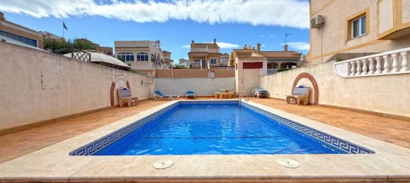 3 Schlafzimmer Villa in Alicante, Spain, Nr. 174683 2