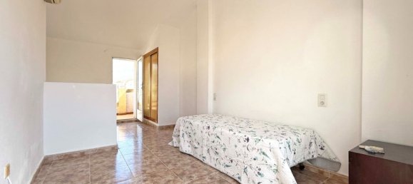 3 Schlafzimmer Villa in Alicante, Spain, Nr. 174683 11