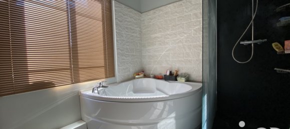 5 chambres Maison de ville à Poncin, France No. 198581 4