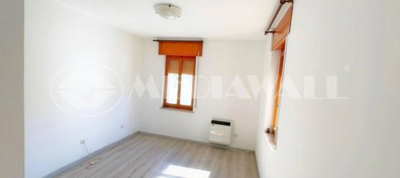 Apartamento de 2 dormitorios en Pordenone, Italy No. 378617 3