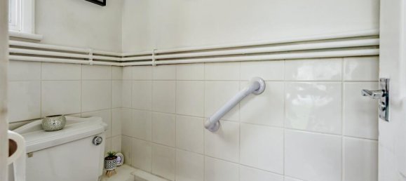 3 bedrooms Commercial property in Crawley, United Kingdom No. 6272 8