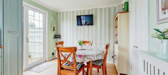 3 bedrooms Commercial property in Crawley, United Kingdom No. 6272 2