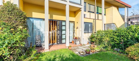 3 bedrooms House in Lainate, Italy No. 354504 2